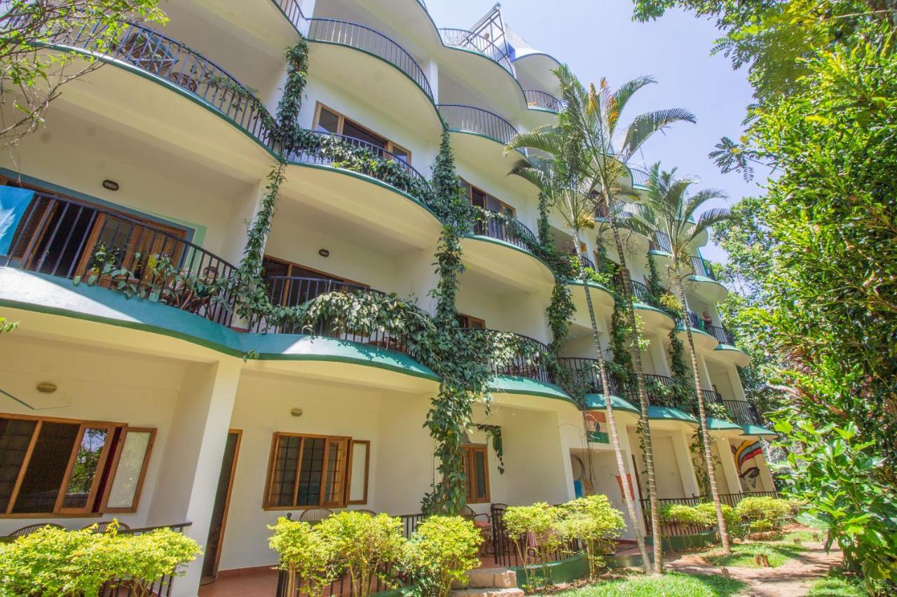 Chrissie's Hotel Thekkady Exterior foto